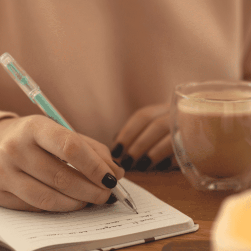 25 Powerful Gratitude Journal Prompts to Remind You that the Sun Will Shine Again